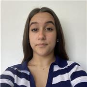 Me defino como una persona amable, agradable con mucho entusiasmo por aprender. Quiero dar clases a niños de infantil y primaria